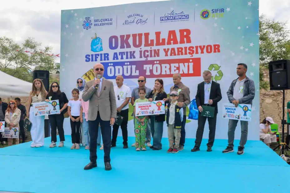  "Okullar Arası Sıfır Atık Yarışması" nın Ödül Töreni  Selçuklu Seyir Tepesi'nde Gerçekleşti