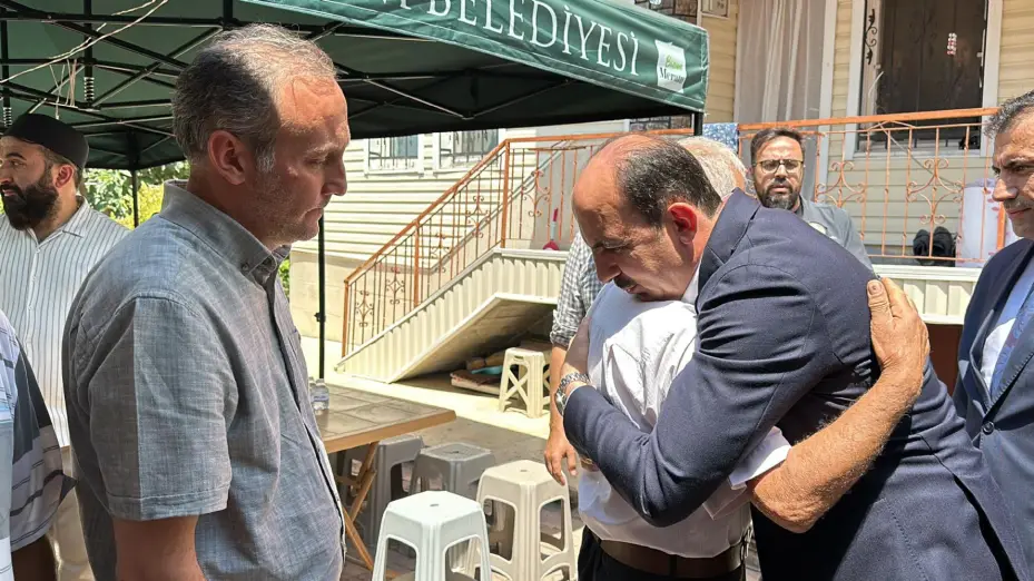 Ak Parti Genel Başkan Yardımcısı Demir Şehit Muharrem Can'ın Ailesini Ziyaret Etti