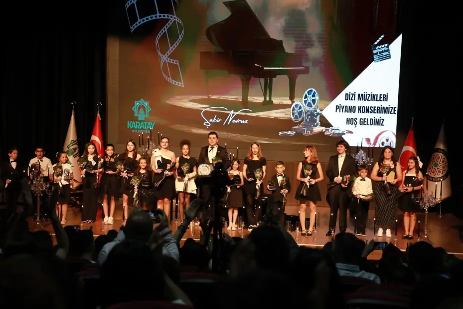 "Dizi Müzikleri Piyano Konseri" Sanatseverleri Büyüledi