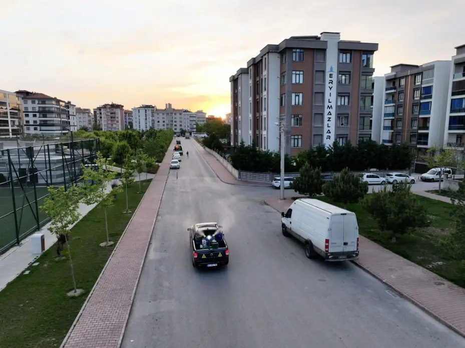 Karatay Belediyesi'nden Bayram Öncesi İlaçlama Mesaisi