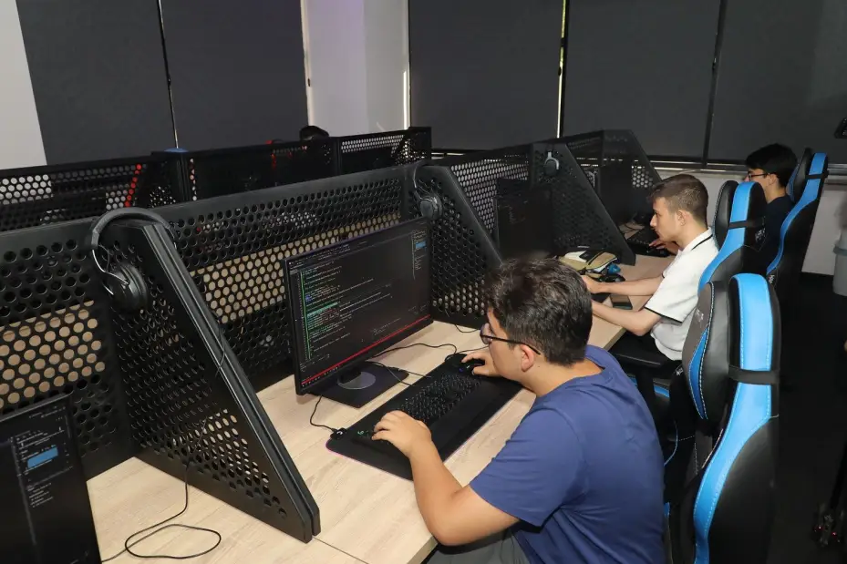 Karataylı Gençler Yazı Dolu Dolu Geçiriyor