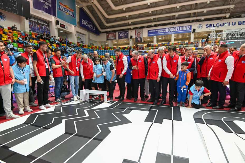 Selçuklu Tekno-sel Teknoloji ve Robot Yarışması Başladı