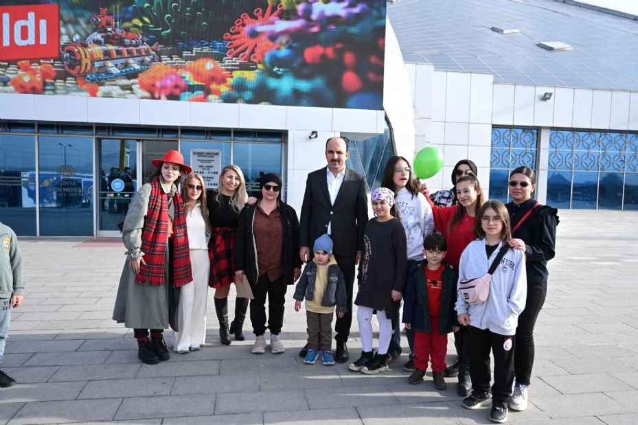  Başkan Altay Tatilini Bilim Merkezi'nde Değerlendiren Çocuklarla Buluştu