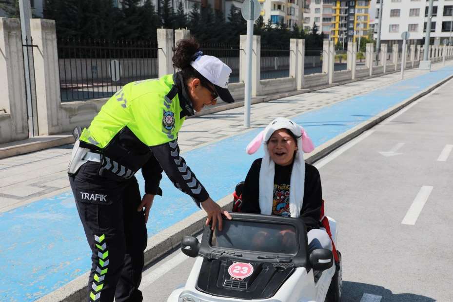 Başkan Kılca, Trafik Eğitimi Parkı ve Tabiat Mektebi'nin Kapanış Programına Katıldı
