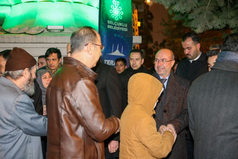 Başkanlar Selçuklu'da Teravih Sonrası Vatandaşlarla Bir Araya Geldi