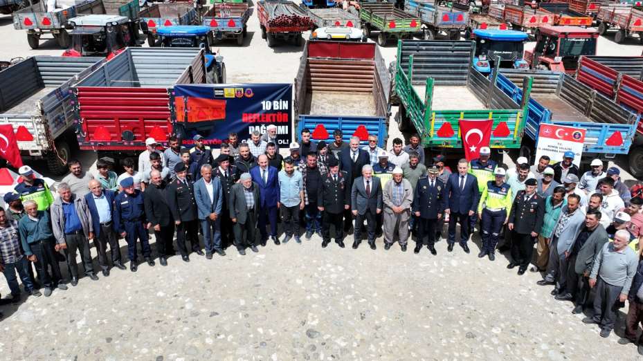 "Reflektör tak, görünür ol" Projesi ile Çiftçilere 10 bin Adet Reflektör Dağıtılacak