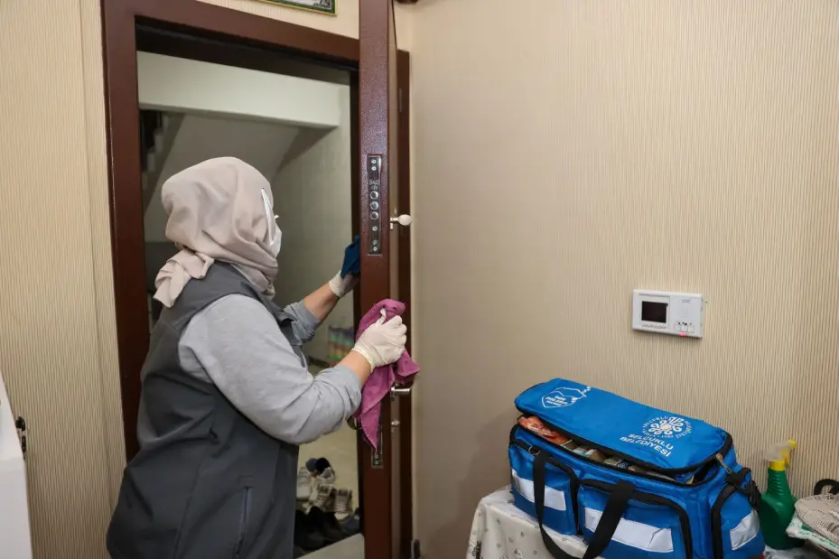 Evde Yaşlı Bakım Hizmeti Yüzlerde Tebessüm Olmayı Sürdürüyor