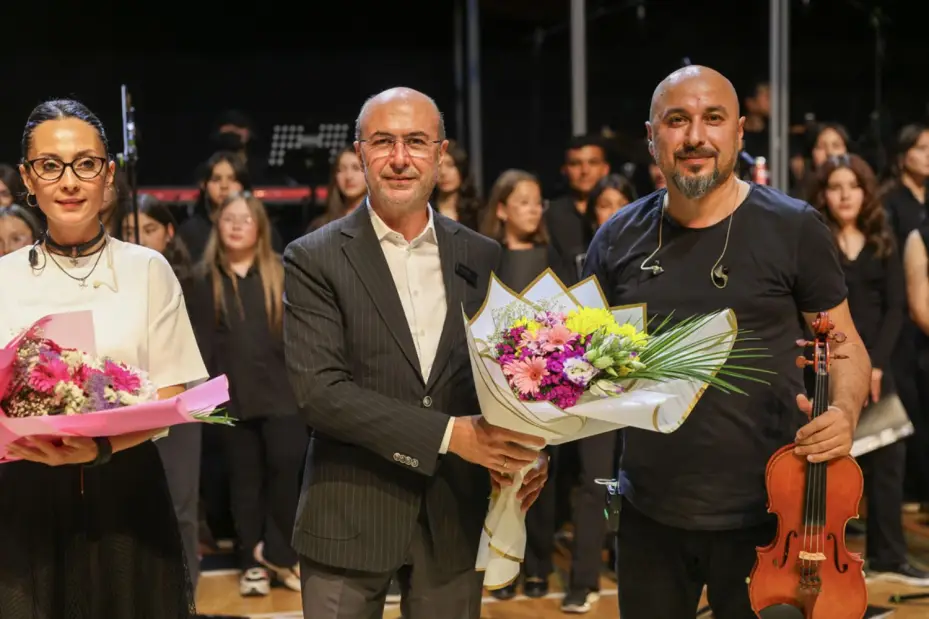 Selçuklu Belediyesi Sanat Akademisi Çocuk Korosu'ndan Barış Manço'ya Vefa Konseri