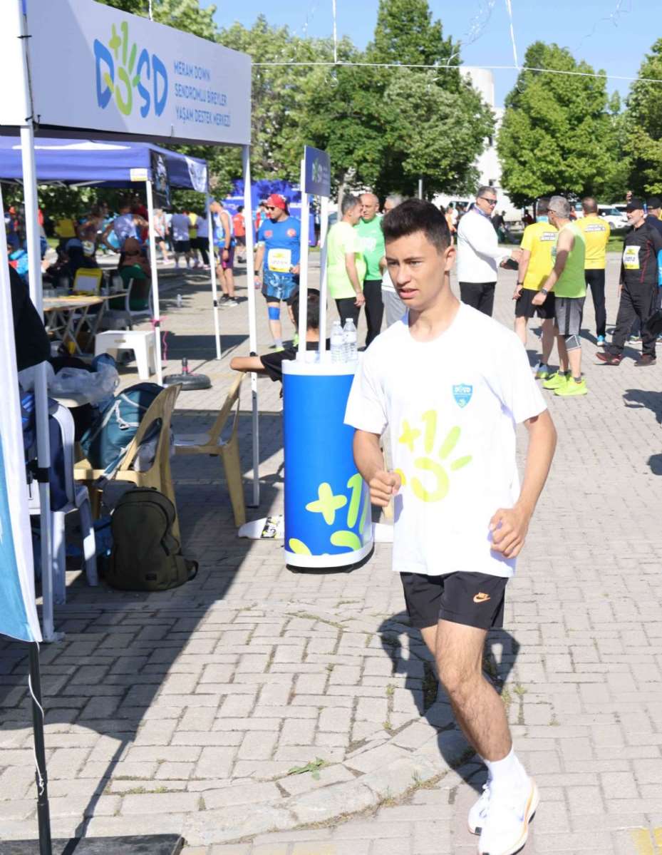 DOSD’'un Özel Çocukları Umuda, Muhammed Eren Rekora Koştu
