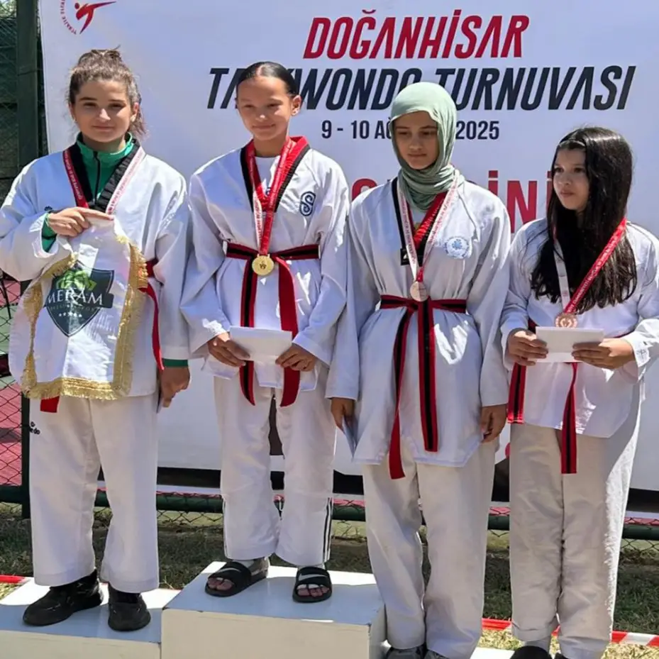Meramlı Sporcular Yine Zirvede