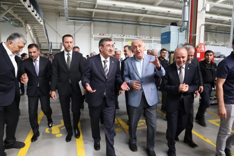 Cumhurbaşkanı Yardımcısı Cevdet Yılmaz, Kaçmazlar Firmasına Ziyarette Bulundu