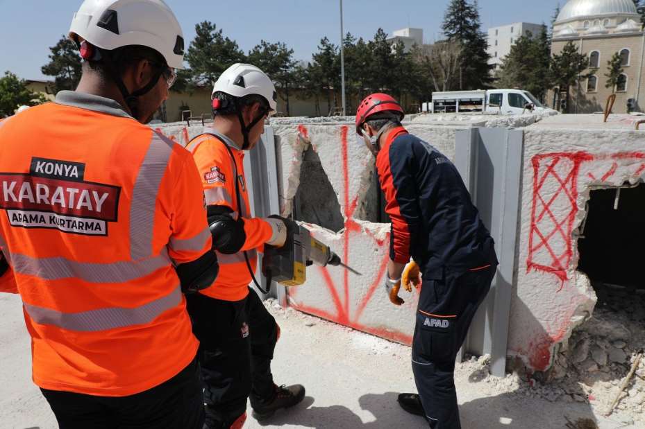 Karatay Arama ve Kurtarma Ekibine Uzman Eğitimi