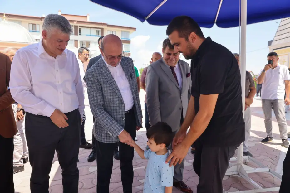 Başkan Pekyatırmacı, "Tüm Vatandaşlarımızın İhtiyaçlarını Dikkate Alarak Hizmet Üretiyoruz"