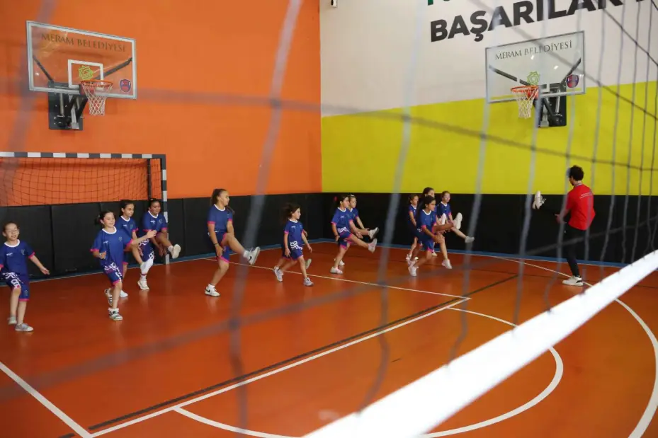 Meramlı Çocuklar Yaza ve Spora "Merhaba" Dedi