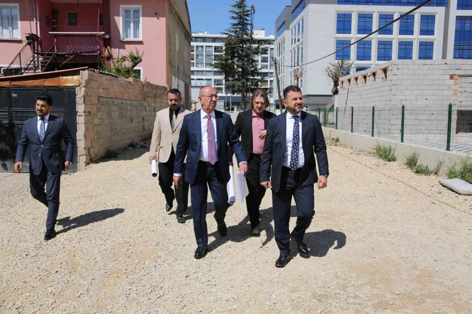 Meram'ın Yolları Genişliyor, Yeşil Alanları Çoğalıyor