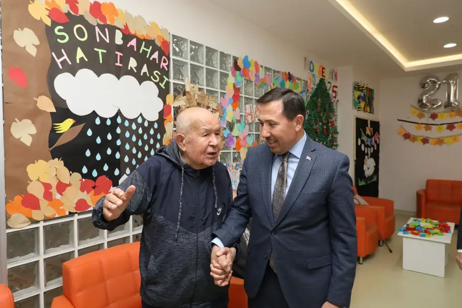Vali Akın, Kaymakam Ayhan ve Kılca'dan Alzheimer Gündüz Yaşam Merkezi'ne Ziyaret