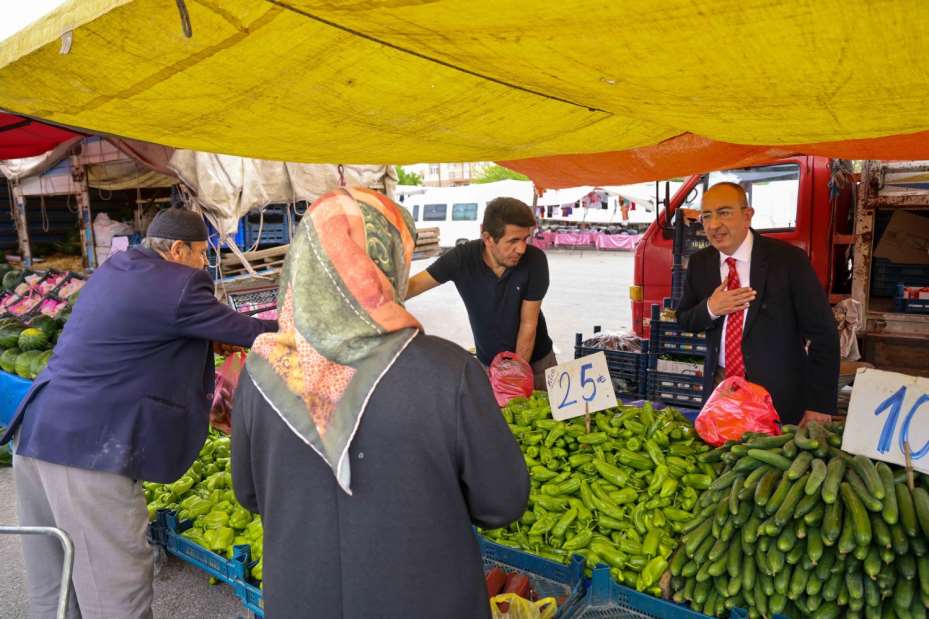 Hadimi ve Uluğbey Mahallelerinde hemşehrileriyle buluşan Başkan Kavuş; "Her mahallemizi planlı yatırımlarla geleceğe hazırlıyoruz"