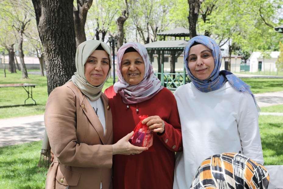 Karatay Belediyesi'nden Kadın Personele Anneler Günü Sürpizi