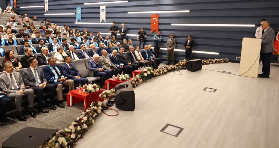 KOS'taki Yüksekokul İlk Mezunlarını Verdi