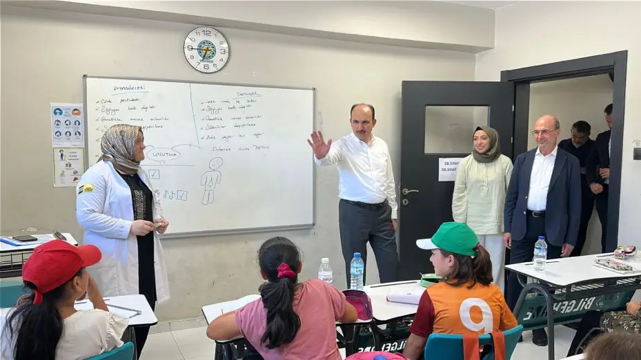 Başkan Altay ve Başkan Pekyatırmacı Bilgehane'de Yaz Etkinliklerine Katılan Öğrencilerle Buluştu