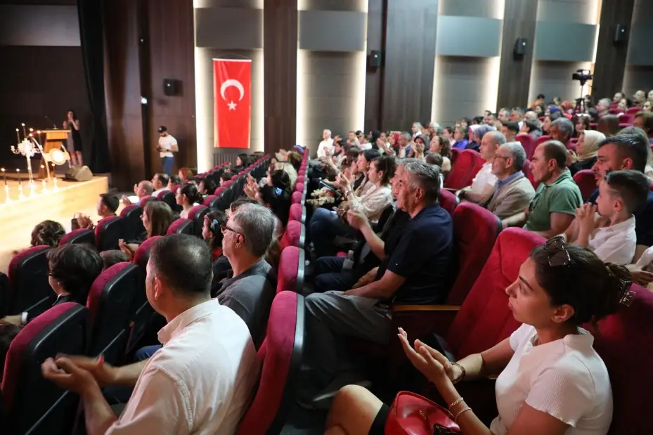 "Dizi Müzikleri Piyano Konseri" Sanatseverleri Büyüledi
