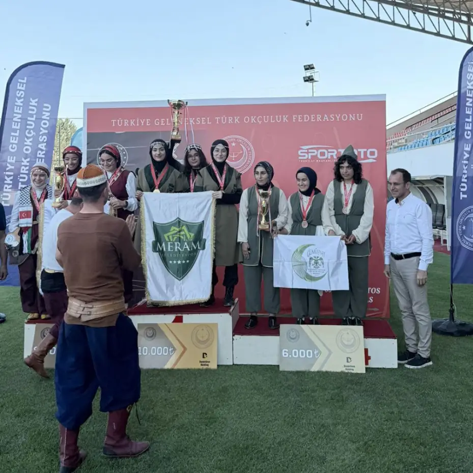 Meramlı Sporcular Yine Zirvede