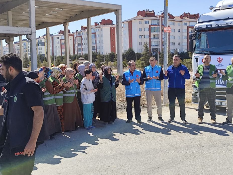 Konya’dan  4 Tır İnsani Yardım Suriye’ye Yola Çıktı