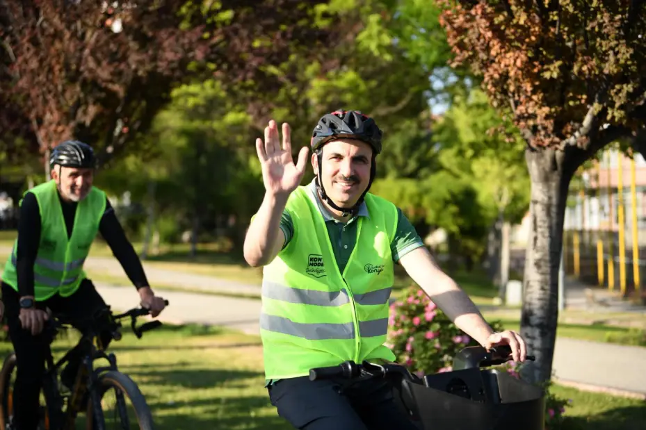 Başkan Altay Dünya Bisiklet Günü'nde Bisikletseverlerle Pedal Çevirdi