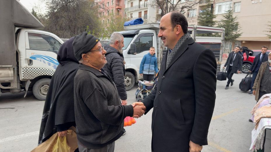 Başkan Altay İftar Öncesi Büyük Sinan Semt Pazarı'nı Ziyaret Etti