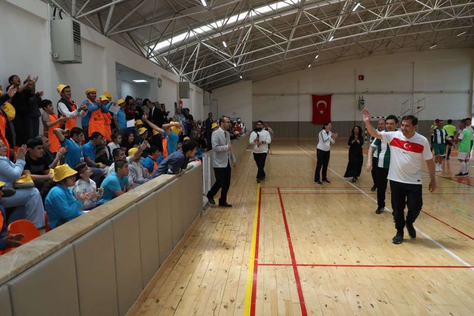 Özel Öğrencilerle Sahada Buluştular