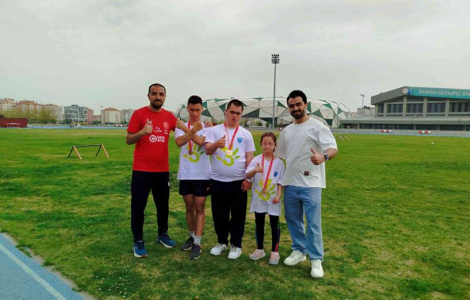Meram Spor Kulübüne Madalya Yağmuru