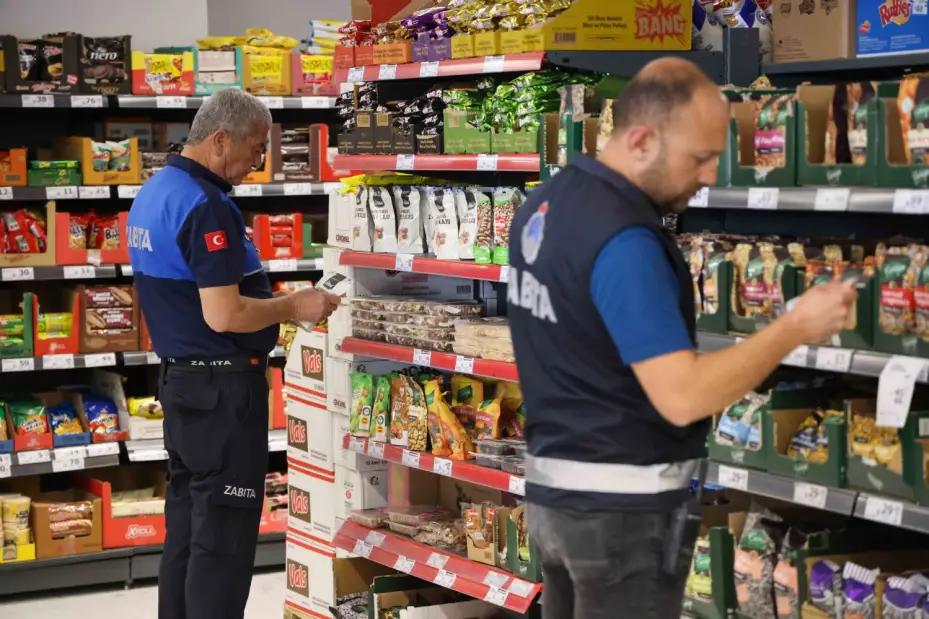 Meram Zabıtasından Pazar ve Marketlere Sıkı Takip 