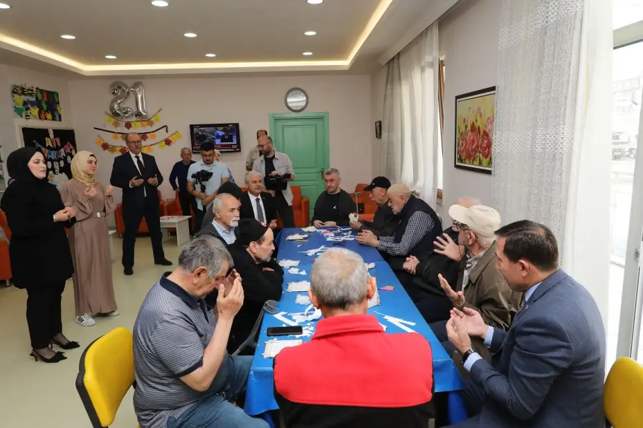 Vali Akın, Kaymakam Ayhan ve Kılca'dan Alzheimer Gündüz Yaşam Merkezi'ne Ziyaret