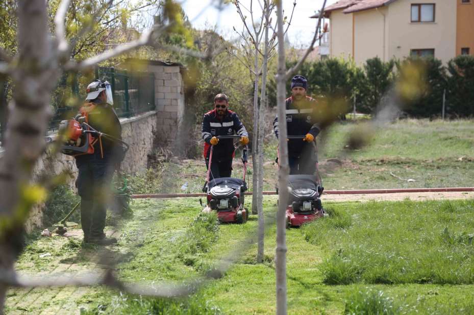  İlçe Genelindeki Tüm Yeşil alanlar Yaza Hazırlanıyor