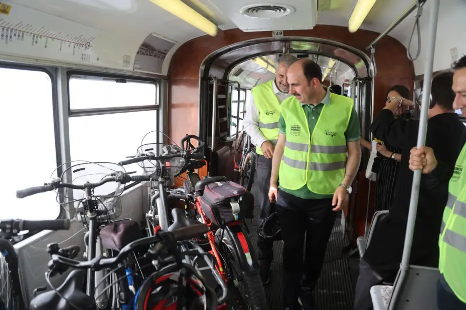 Başkan Altay Dünya Bisiklet Günü'nde Bisikletseverlerle Pedal Çevirdi