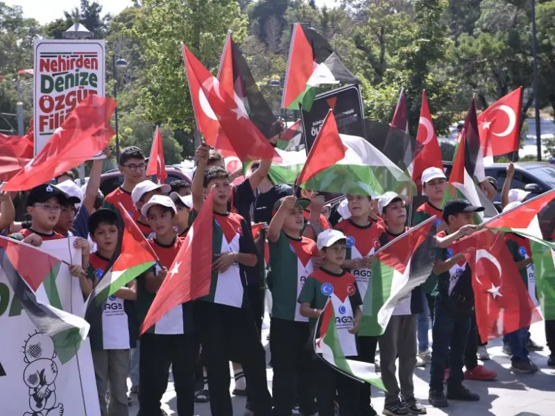 Çocuklar Kıyamda, Zafer Yakında