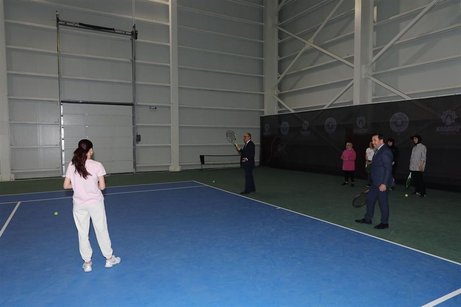 Vali Akın, Kaymakam Ayhan ve Başkan Kılca Karatay Tenis Kortu'nu Ziyaret Etti