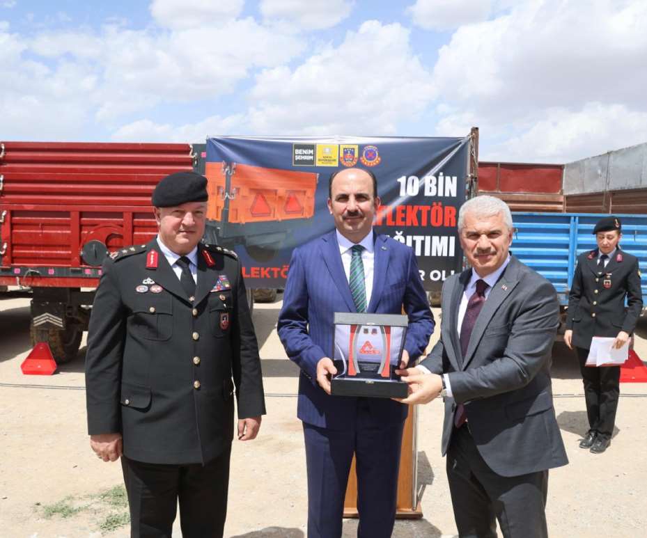 "Reflektör tak, görünür ol" Projesi ile Çiftçilere 10 bin Adet Reflektör Dağıtılacak