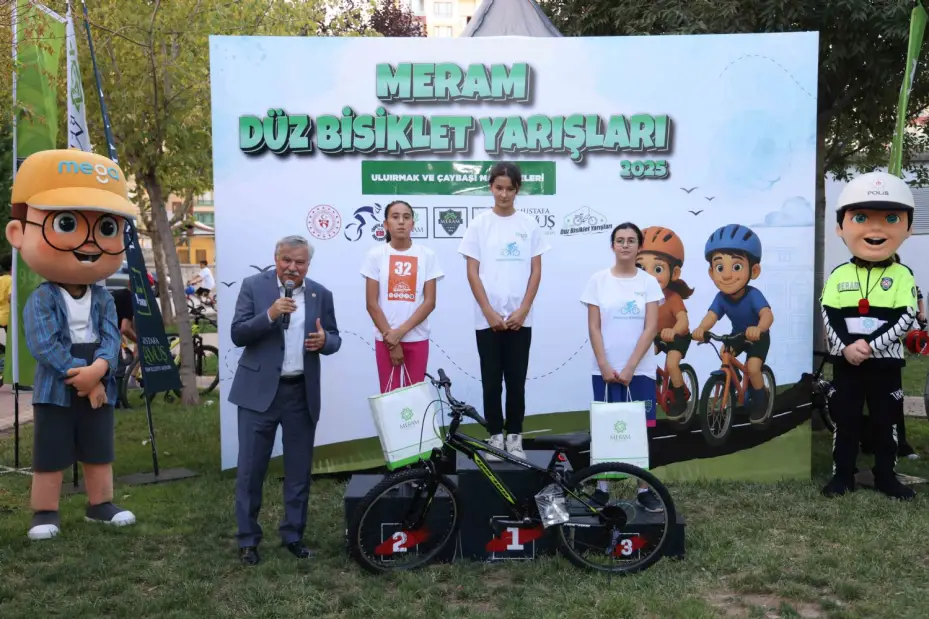 Meram'da Düz Bisiklet Yarışları Renkli Görüntülerle Sona Erdi
