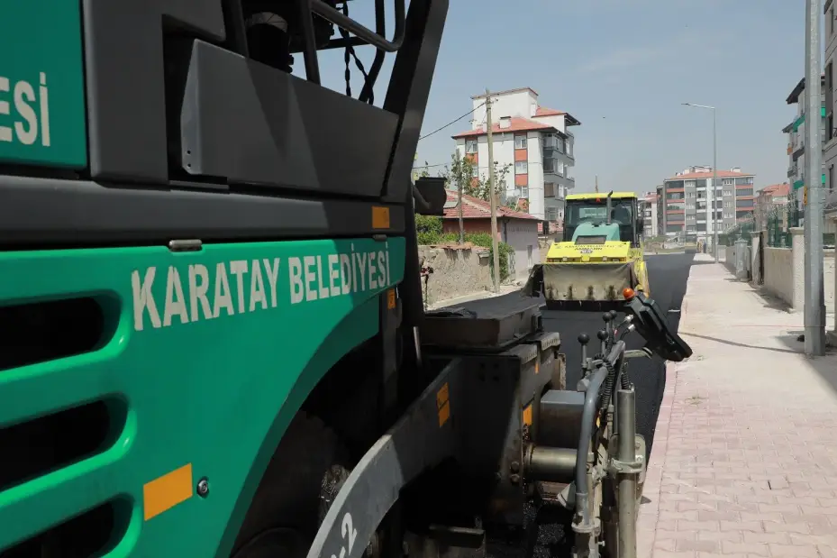 Erenler ve Mengene Mahallerleri'ne Sıcak Asfalt 
