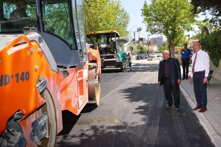 Başkan Kavuş, Meram'ın Yoğun Asfalt Mesaisini Denetledi