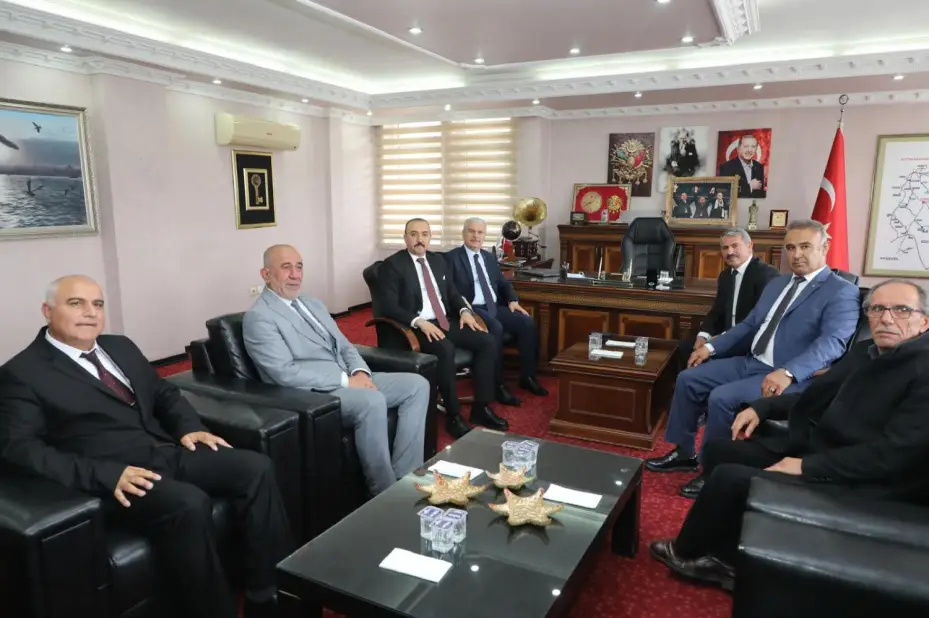 Vali İbrahim Akın, Yunak İlçesini Ziyaret Etti 