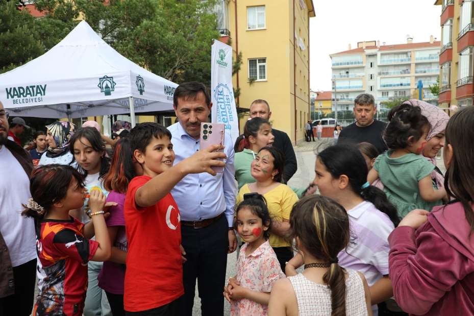 Karatay Çocuk Meclisi'nden Anlamlı Anneler Günü Etkinliği 