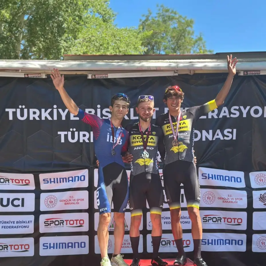 Büyükşehir'in Pedalları Türkiye Yol Şampiyonası'nda Tozu Dumana Kattı