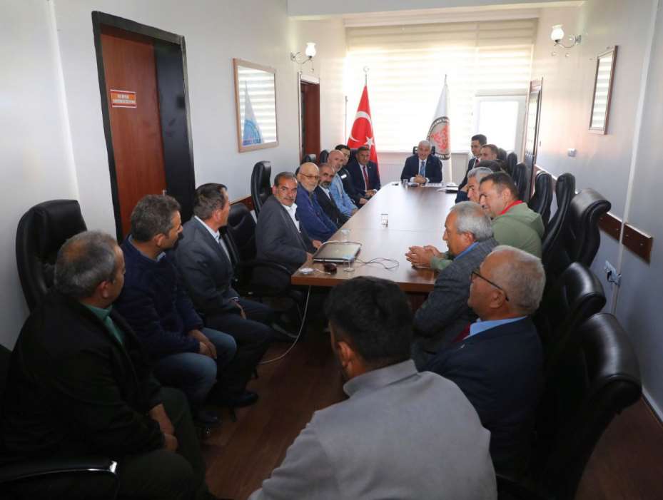 Vali İbrahim Akın, Ahırlı İlçesini Ziyaret Etti 