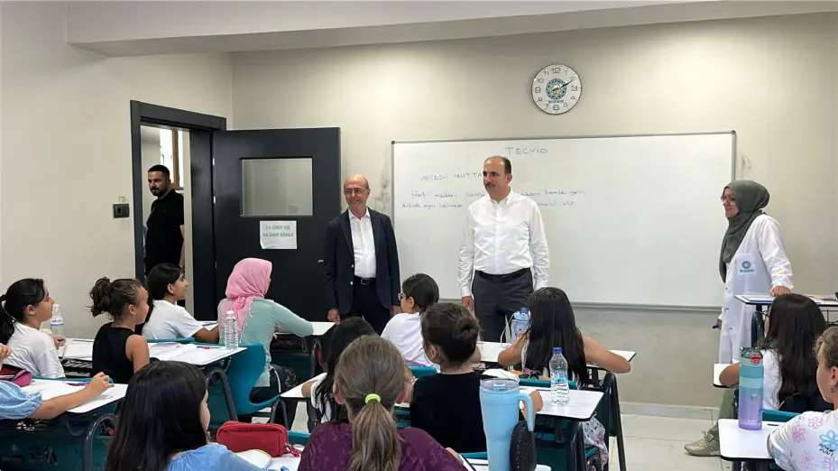 Başkan Altay ve Başkan Pekyatırmacı Bilgehane'de Yaz Etkinliklerine Katılan Öğrencilerle Buluştu