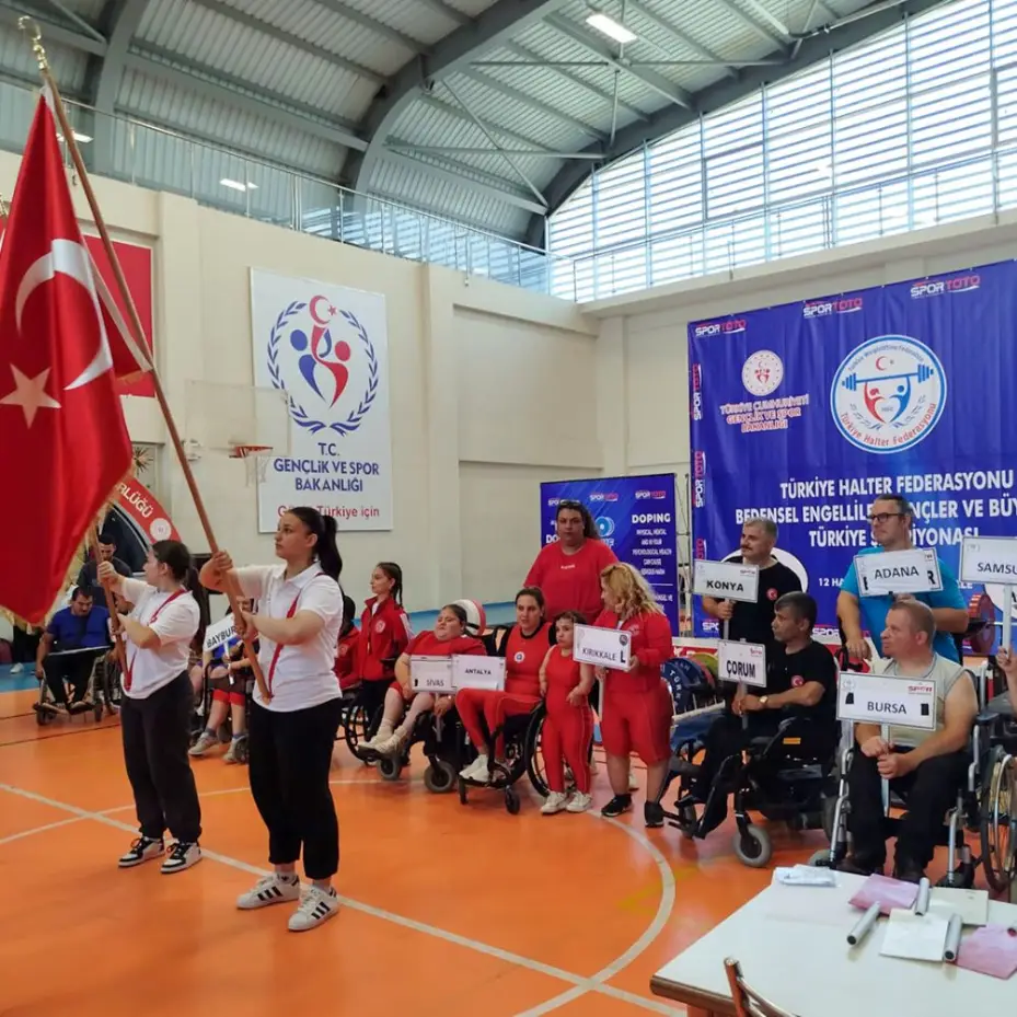 Meramlı Haltercilerden Türkiye Şampiyonası'nda Çifte Zafer