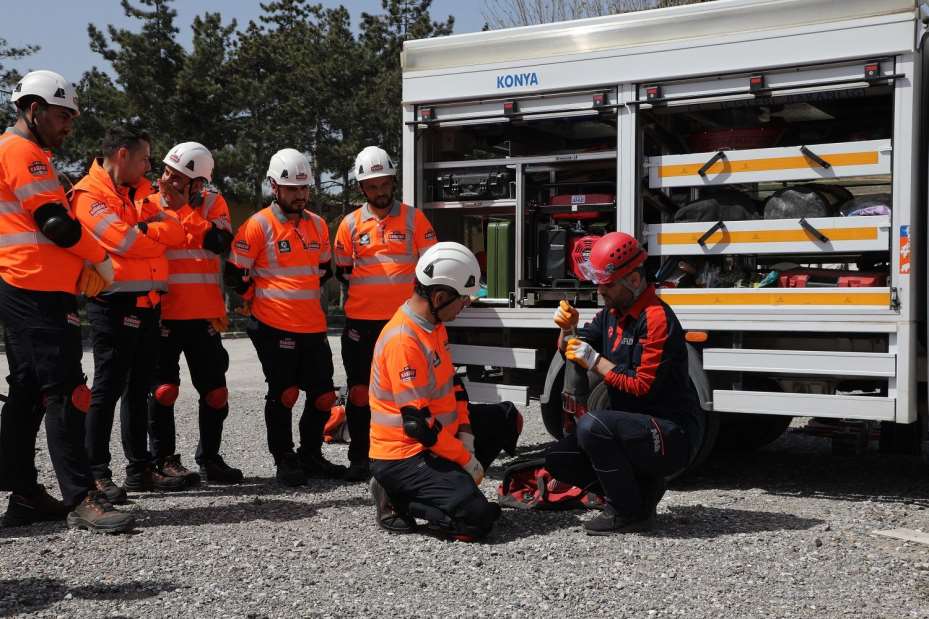 Karatay Arama ve Kurtarma Ekibine Uzman Eğitimi