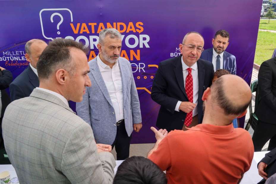 Hadimi ve Uluğbey Mahallelerinde hemşehrileriyle buluşan Başkan Kavuş; "Her mahallemizi planlı yatırımlarla geleceğe hazırlıyoruz"