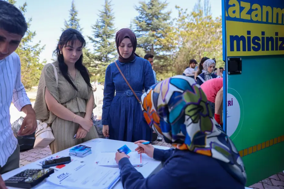 Öğrenciler ve Akademik Personel " Daha Yeşil Bir Gelecek" İçin Yarıştı